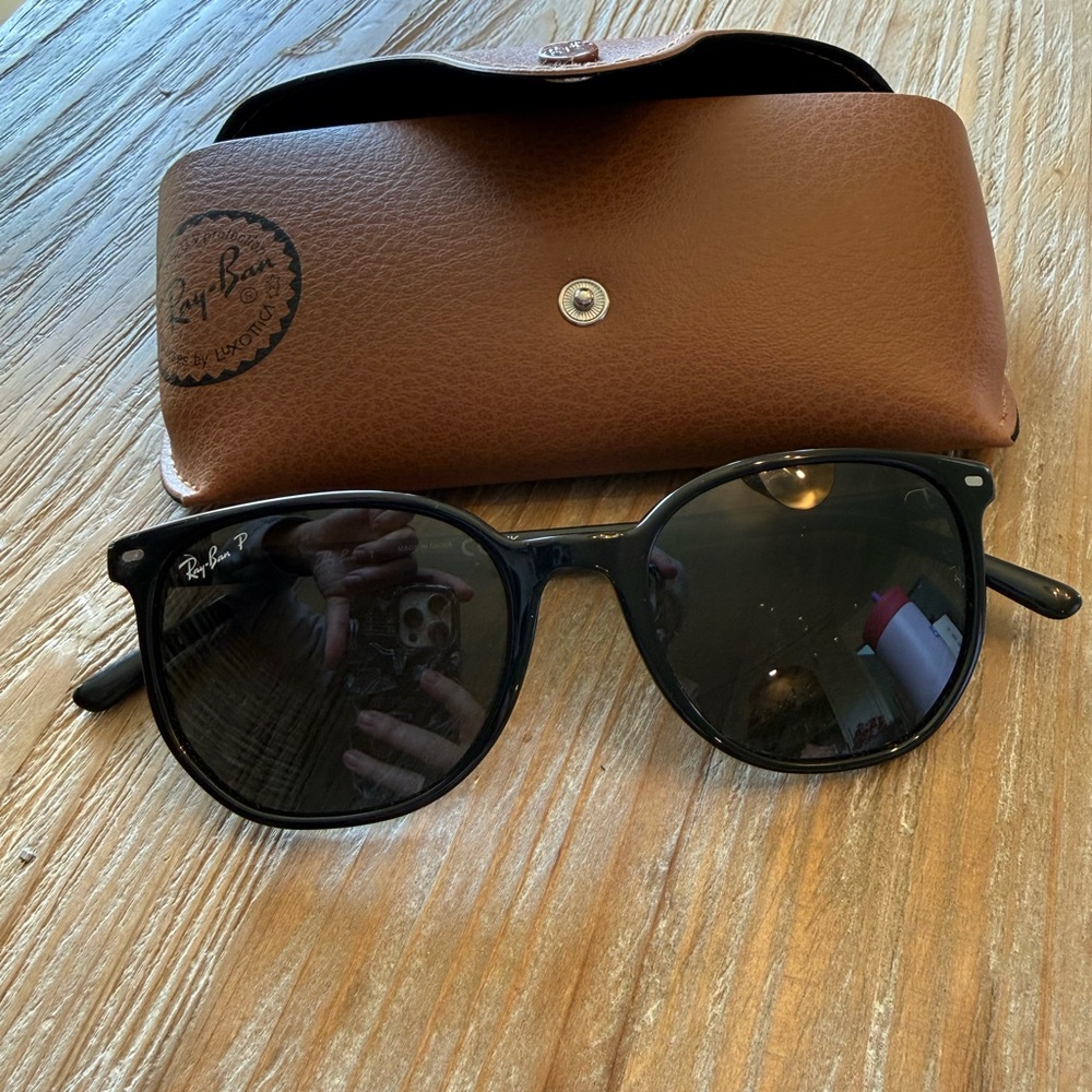 Ray-Ban Black Elliot Polarized with Brown Leather Case